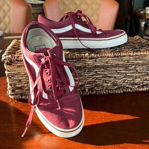 Van’s sneakers ~ maroon ~ men’s 5.5 ~ women’s 7 ~ ward lo